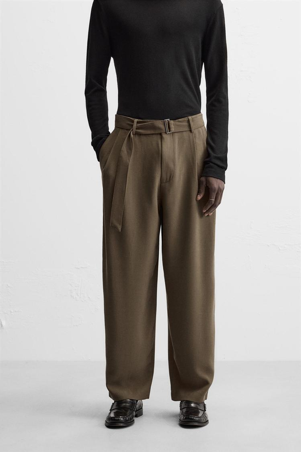 ZARA БРЮКИ С ЗАЩИПАМИ И РЕМНЕМ, ШОКОЛАДНЫЙ