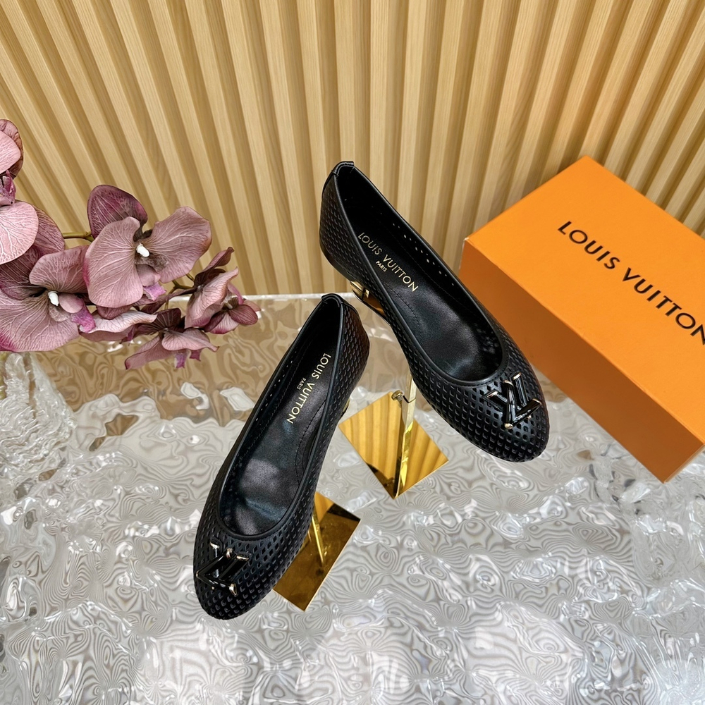 Louis Vuitton Shake Flat Ballerina (2 colors)