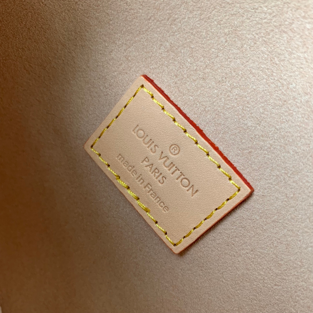 Louis Vuitton Saumur BB