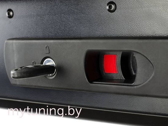 Автобокс Broomer Venture L (430 л.) АБС/ПММА (чёрный глянец)