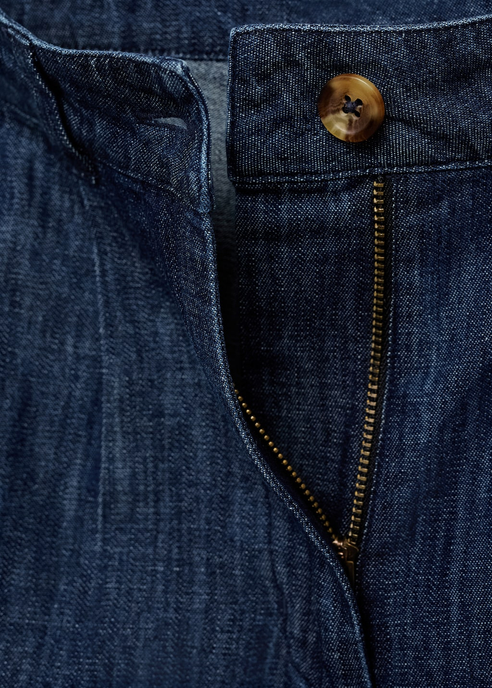 Прямые джинсовые бермуды с эффектом потертости