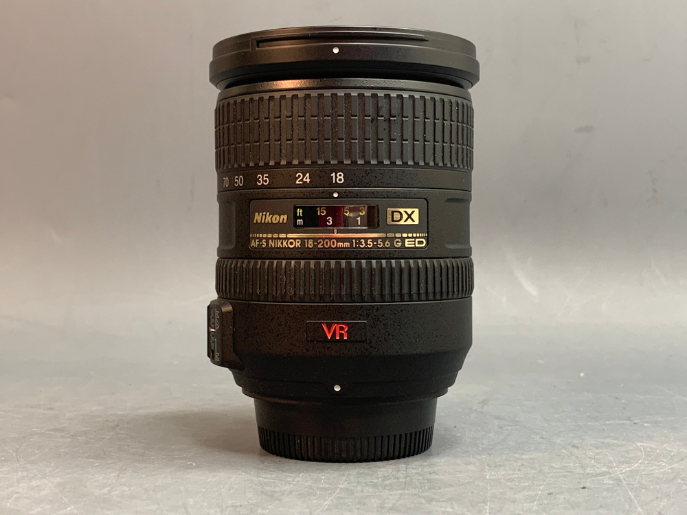 Nikon 18-200mm 3.5-5.6G ED AF-S VR DX