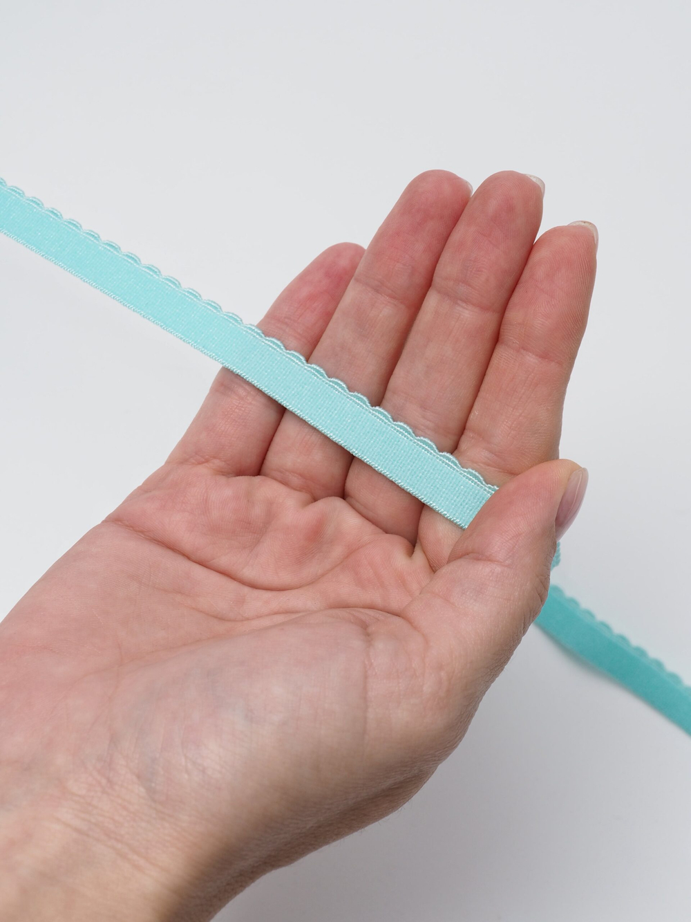 Резинка отделочная яркий тиффани ажурная 10 мм с учетом фестона