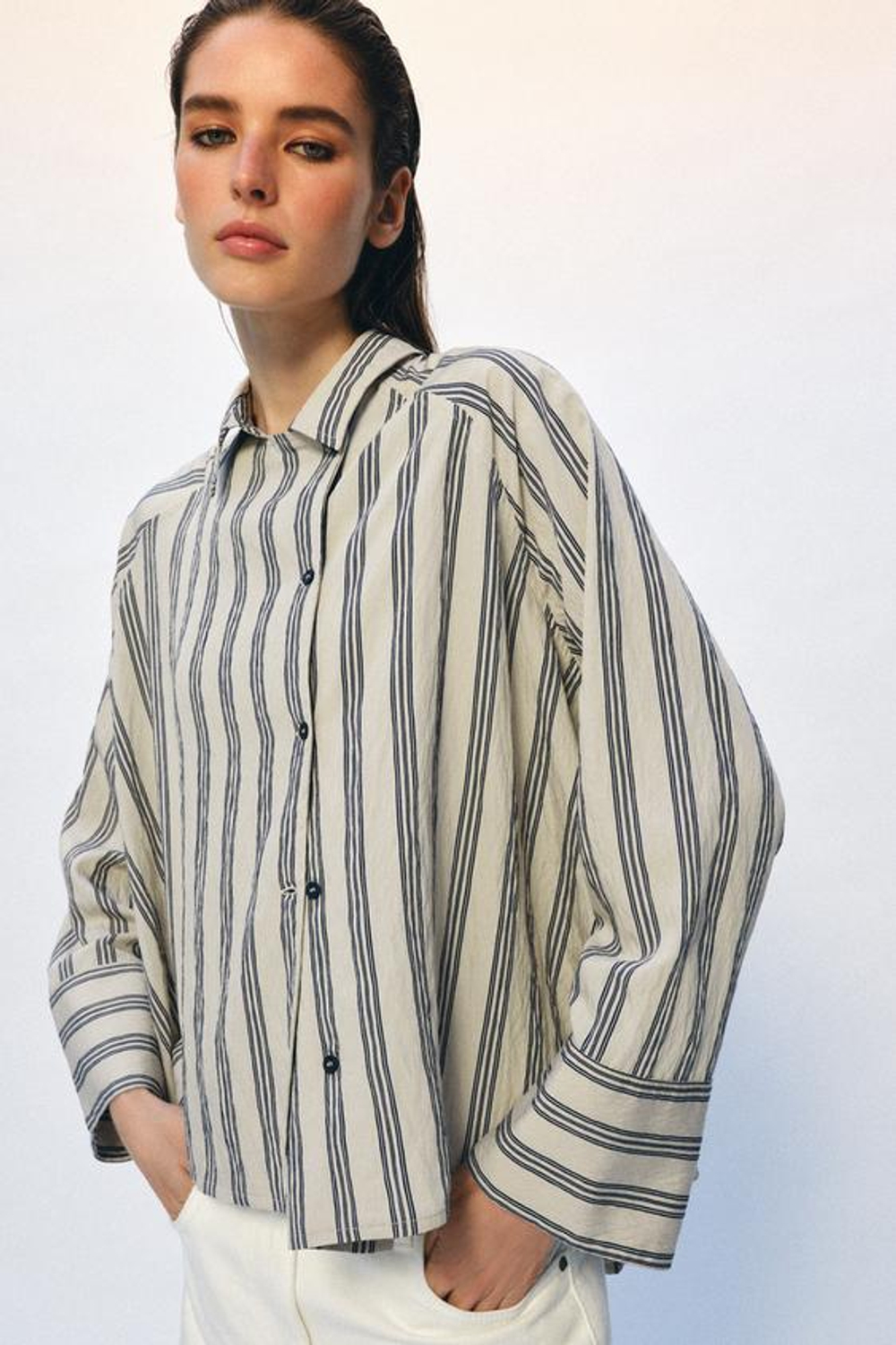 ZARA РУБАШКА ОВЕРСАЙЗ В ПОЛОСКУ — ZW COLLECTION, БЕЖЕВЫЙ\ТЕМНО-СИНИЙ