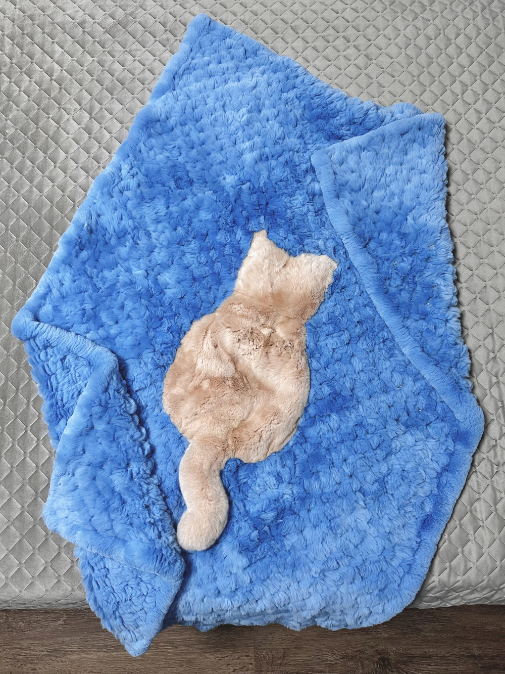 "Вязаный" детский плед из натурального меха рекс "Котик" 120х80 см (голубой)