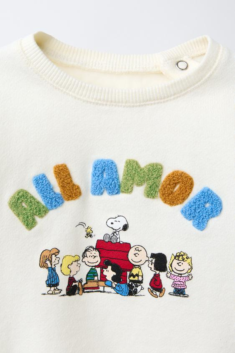 ZARA ТОЛСТОВКА С МАХРОВОЙ НАШИВКОЙ SNOOPY PEANUTS™, СВЕТЛЫЙ ЭКРЮ