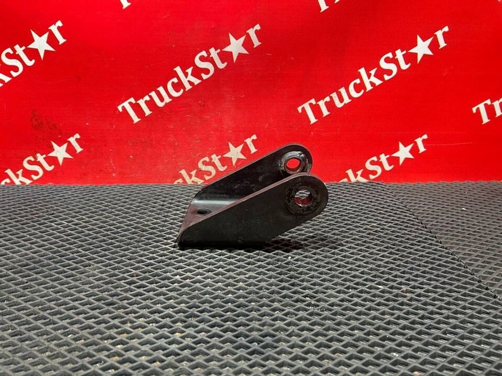 Кронштейн амортизатора заднего