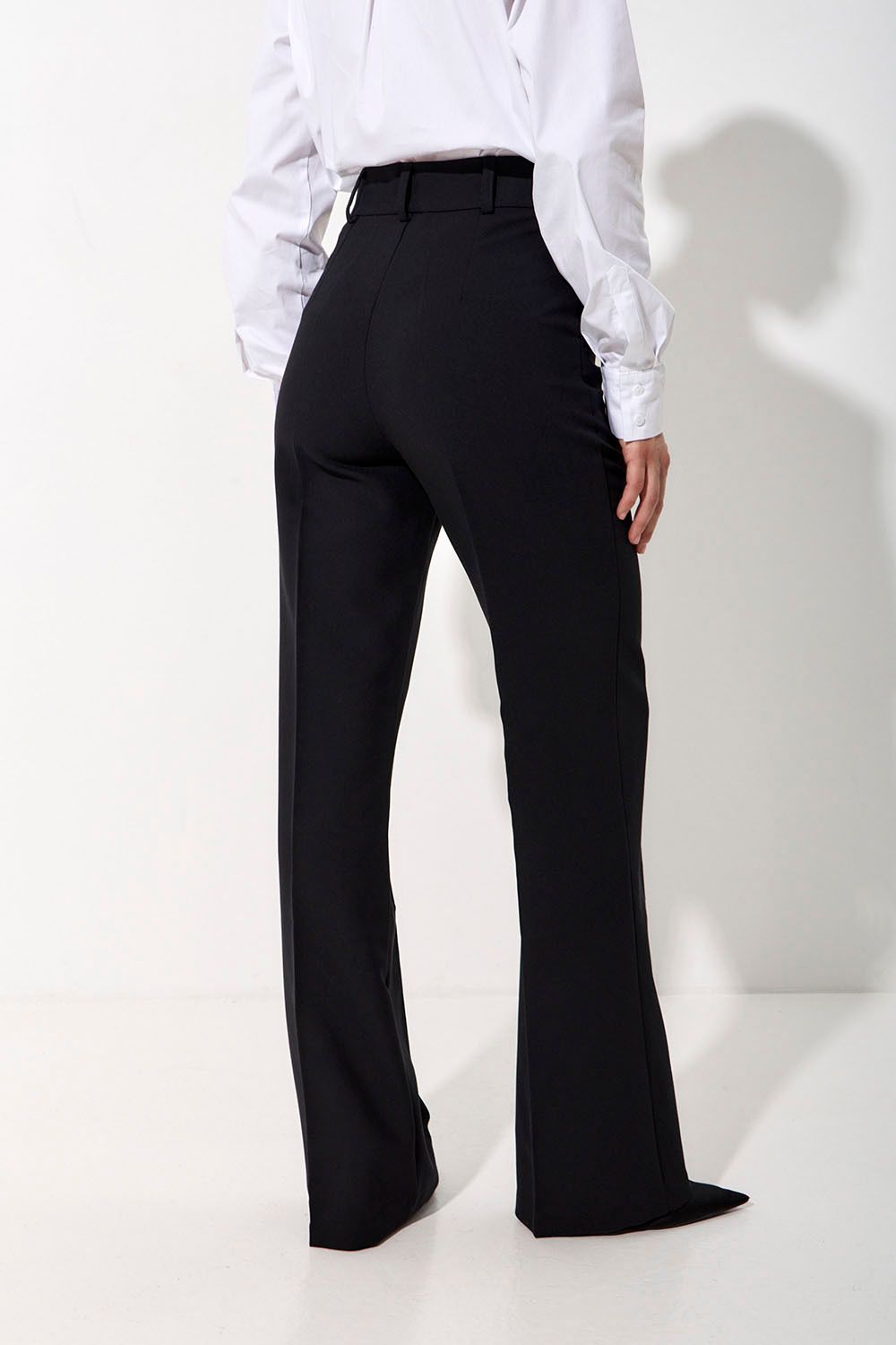 Брюки костюмные прямые черного цвета