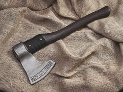 Топор "Время быть сильным", рукоять комель берёзы (морилка)