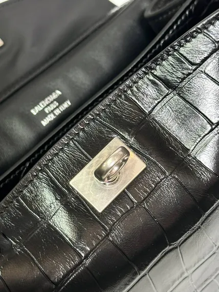 BALENCIAGA RODEO HANDBAG с крокодиловым тиснением, черная
