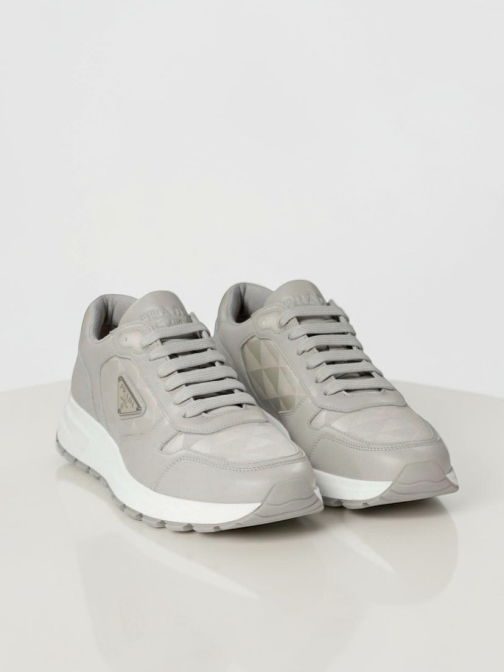 Кроссовки Prada