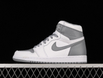 Купить кроссовки Nike Air Jordan 1 Retro High OG Stealth в баскетбольном магазине futbasket.ru