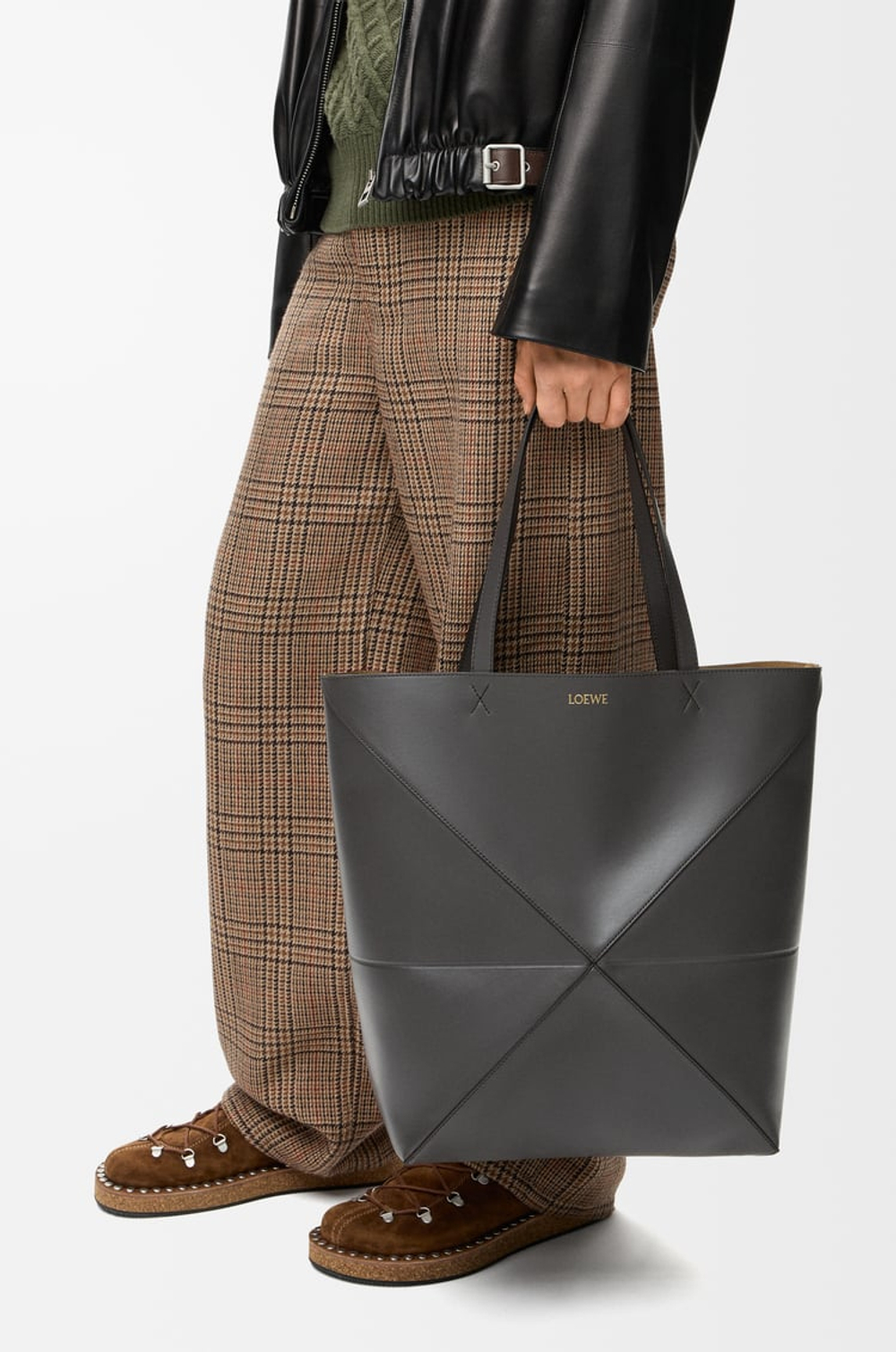 Loewe Сумка-тоут XL Puzzle Fold из блестящей телячьей кожи, темно-серый