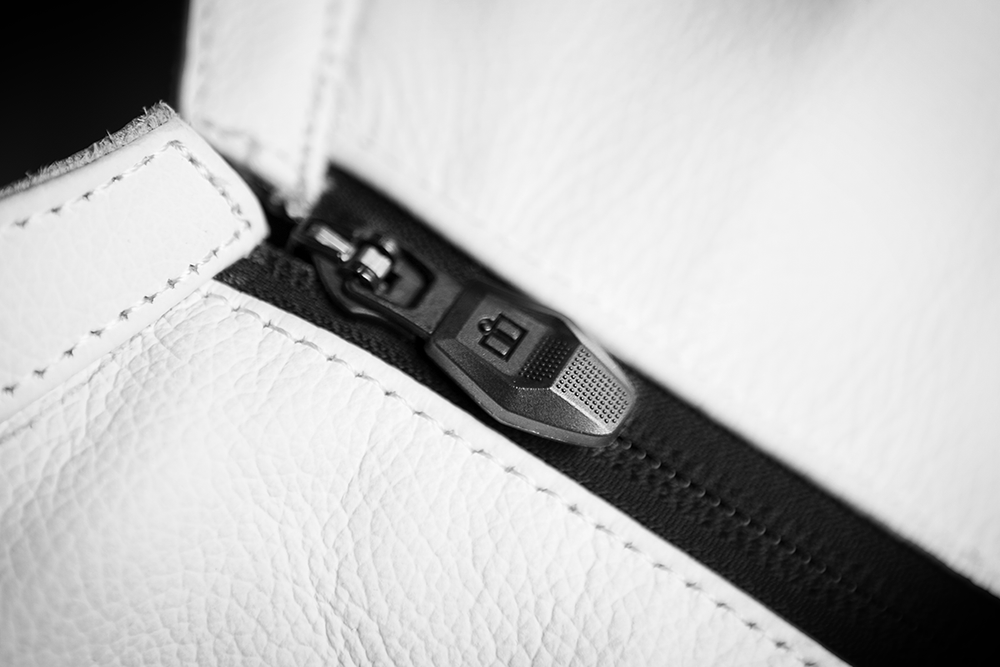 Мотокуртка - ICON SANCTUARY (кожа, белая)