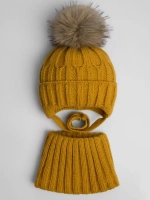 Шапка зимняя для мальчика на завязках и снуд