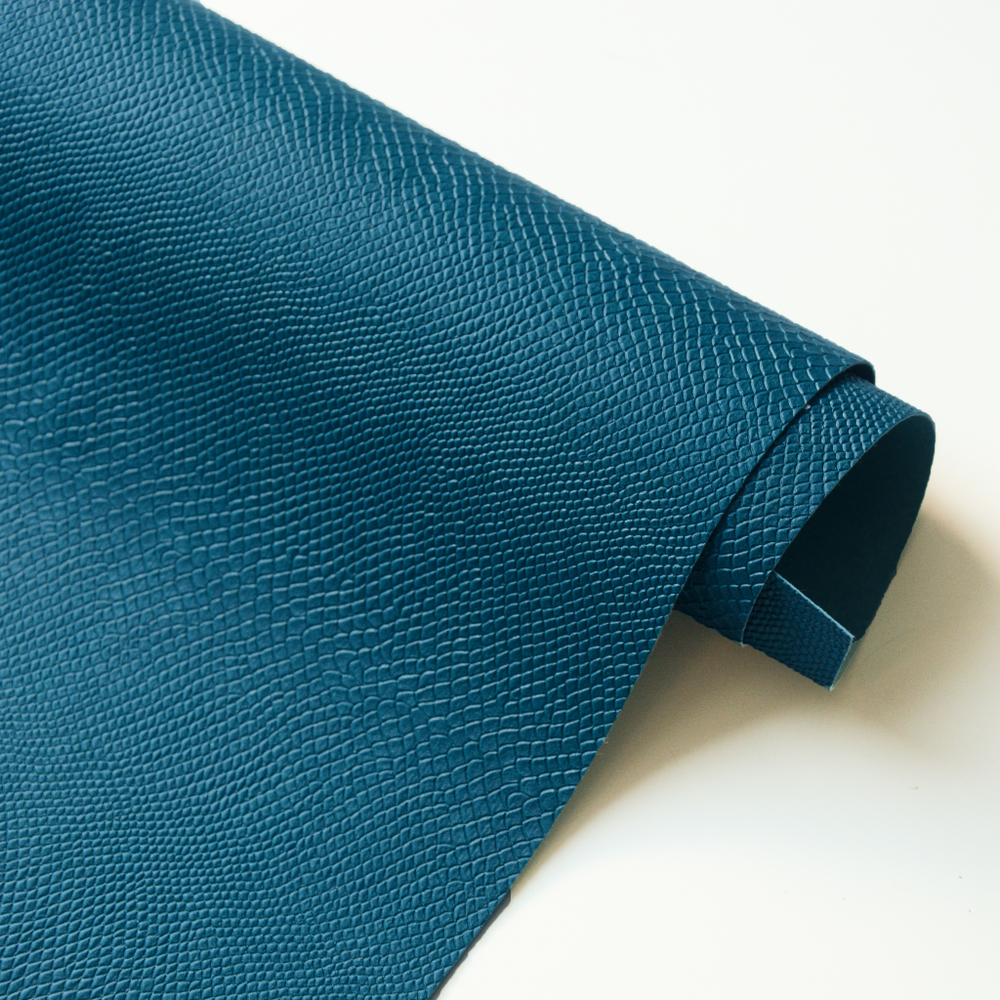 Кожзам переплетный с тиснением "Питон", сине-бирюзовый