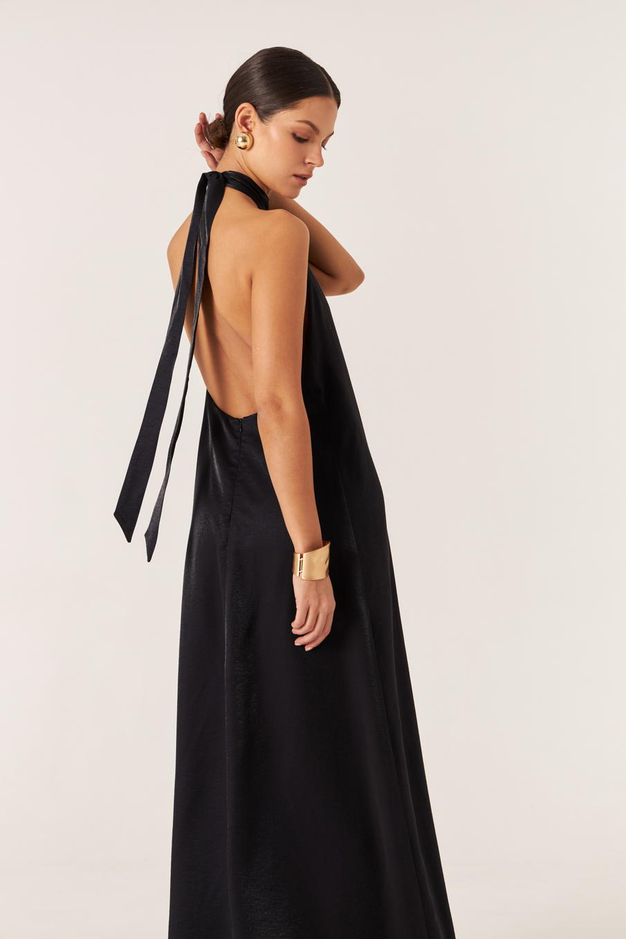 Платье с открытой спиной