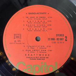 Винтажная виниловая пластинка LP Kraftwerk Radio Activity (France 1975)