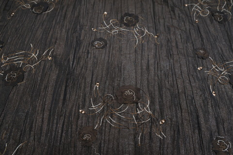 Тафта жатая вышивка темно-коричневая цветы