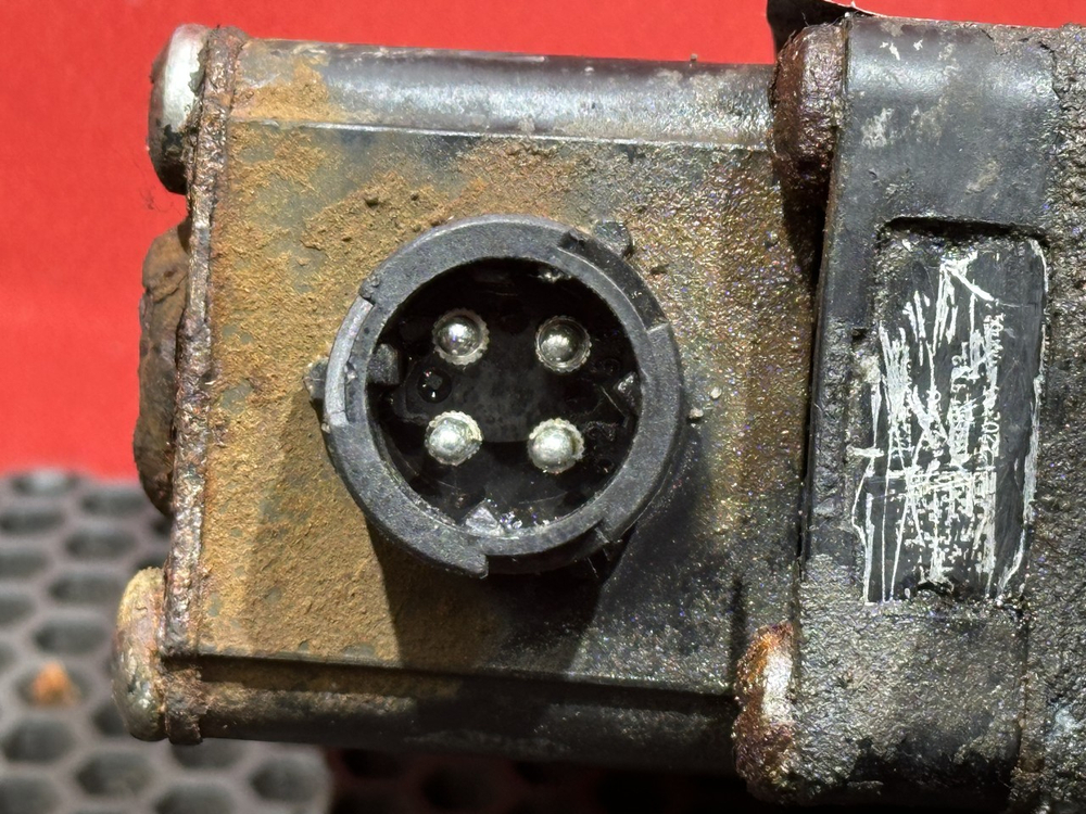 Кран уровня пола главный