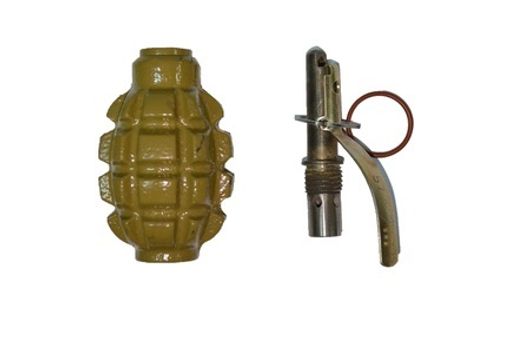 Учебная граната Ф-1 с запалом