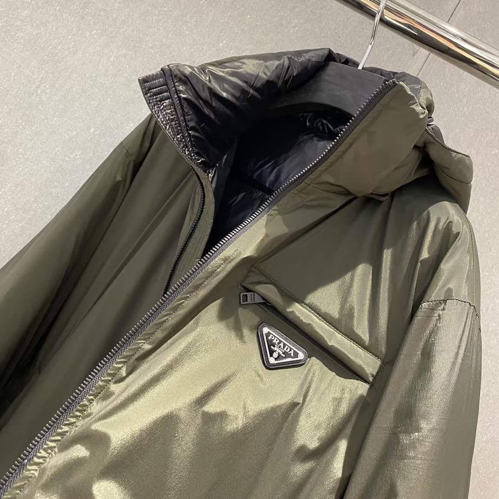 Двухсторонний пуховик Prada