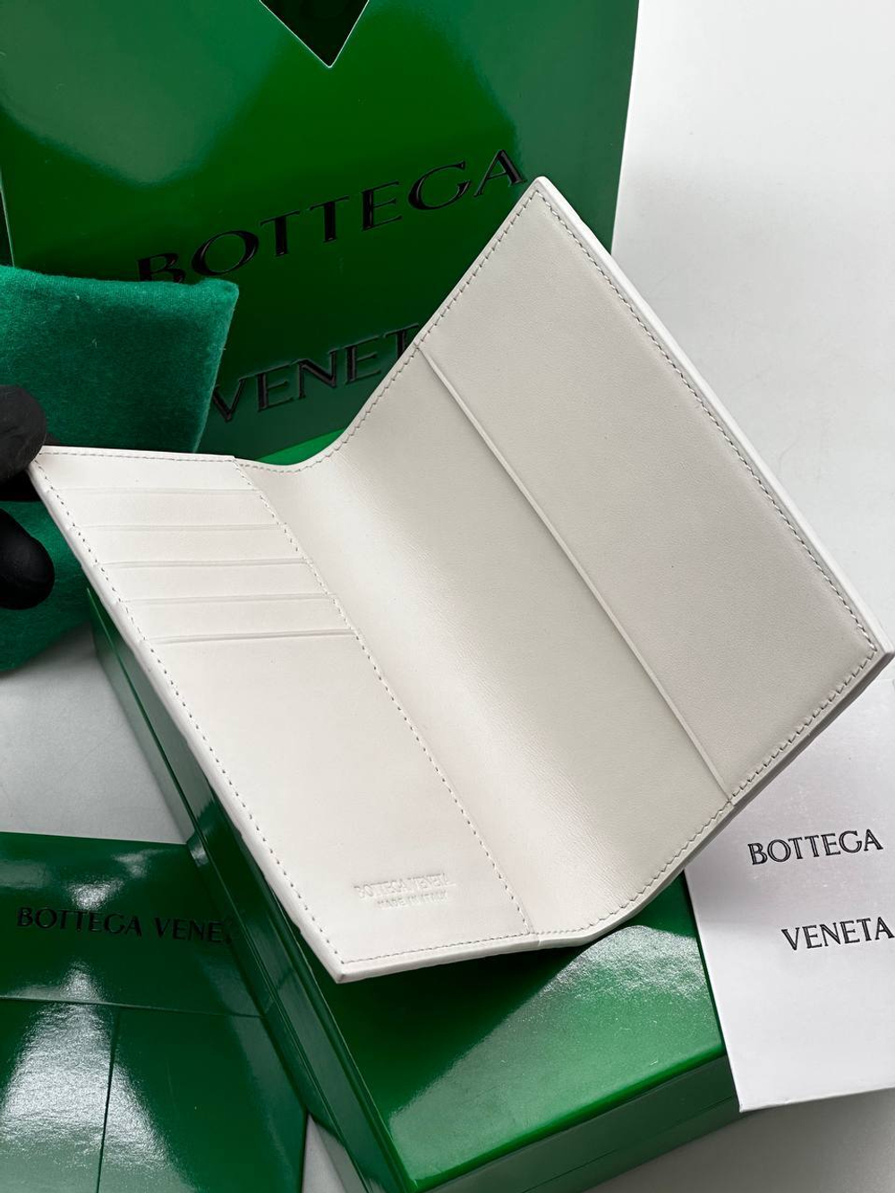 Обложка для паспорта Bottega Veneta