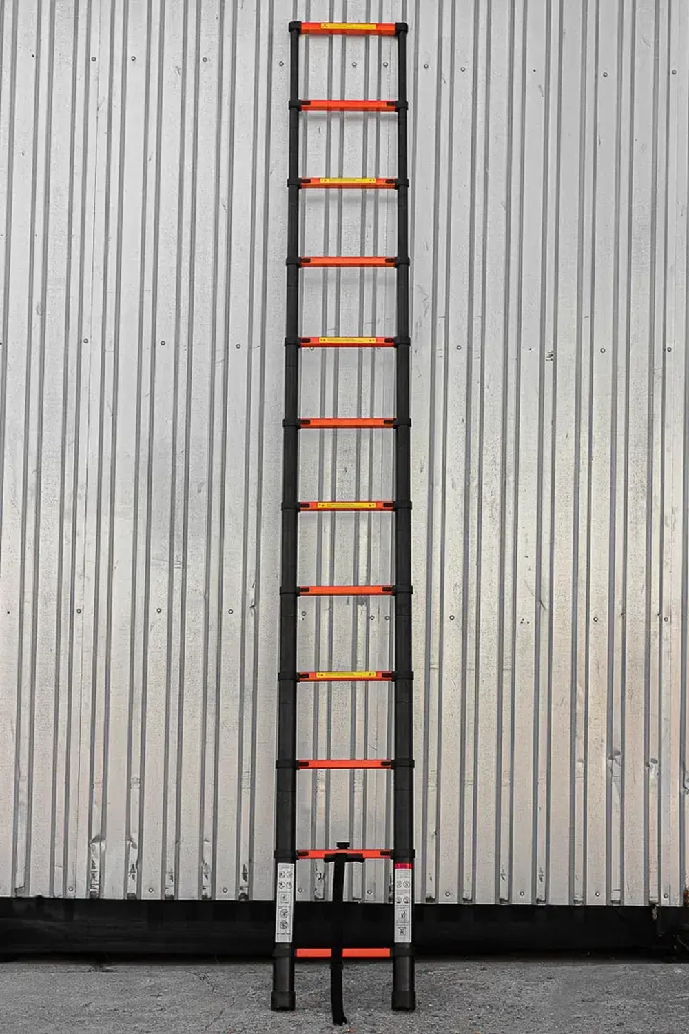 Лестница телескопическая алюм. бытовая 3.5м (12 ступ.) ISMA ISMA-UP350