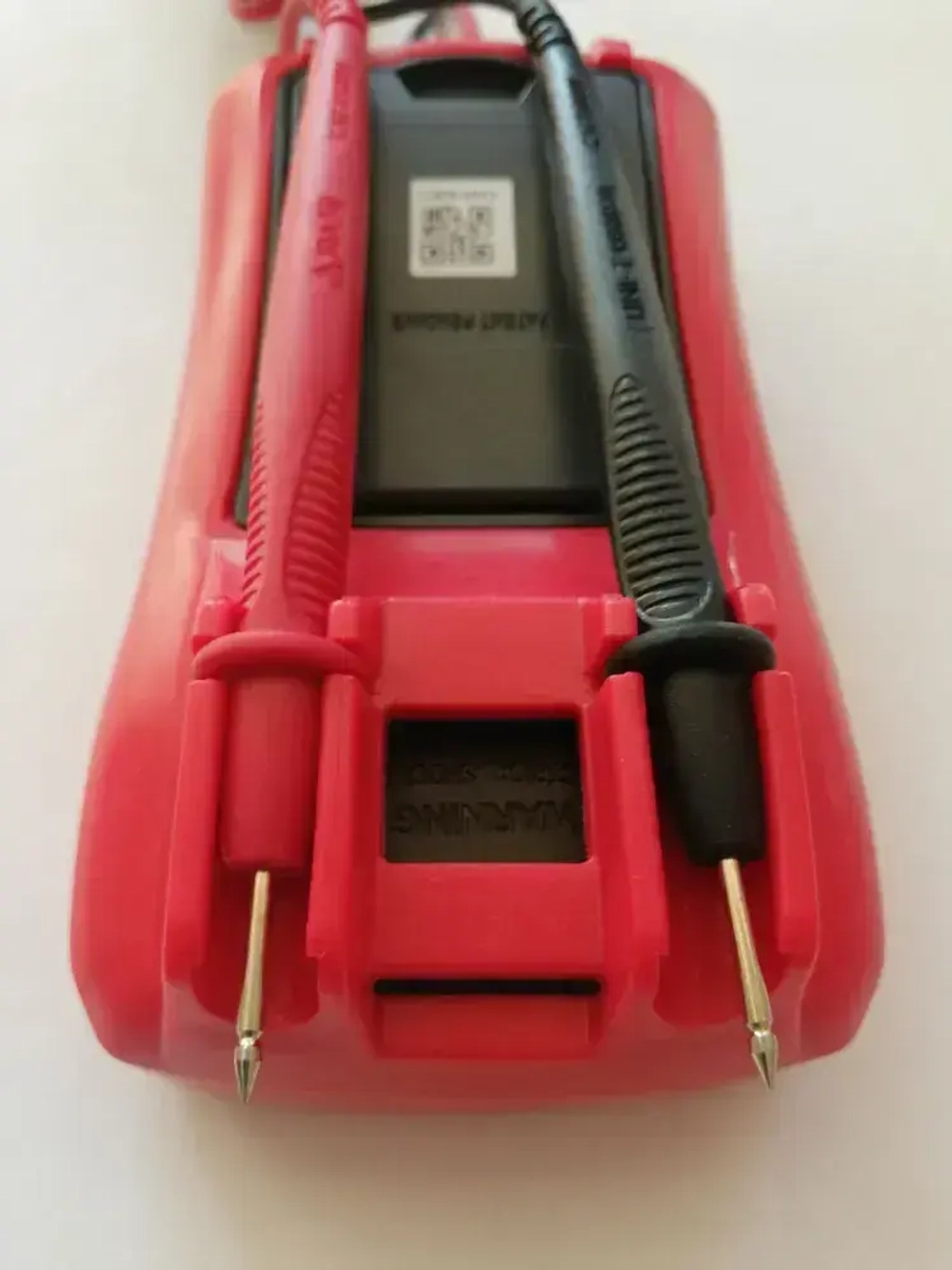 UT33A+ UNI-T, Цифровой мультиметр-автомат с автоматическими диапазонами измерения сопротивления, напряжения, тока, ёмкости конденсаторов, звуковая прозвонка цепи.