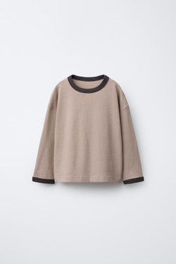 ZARA НАБОР ИЗ ДВУХ ОДНОТОННЫХ ФУТБОЛОК С ОКАНТОВКОЙ, ГРАНАТОВЫЙ