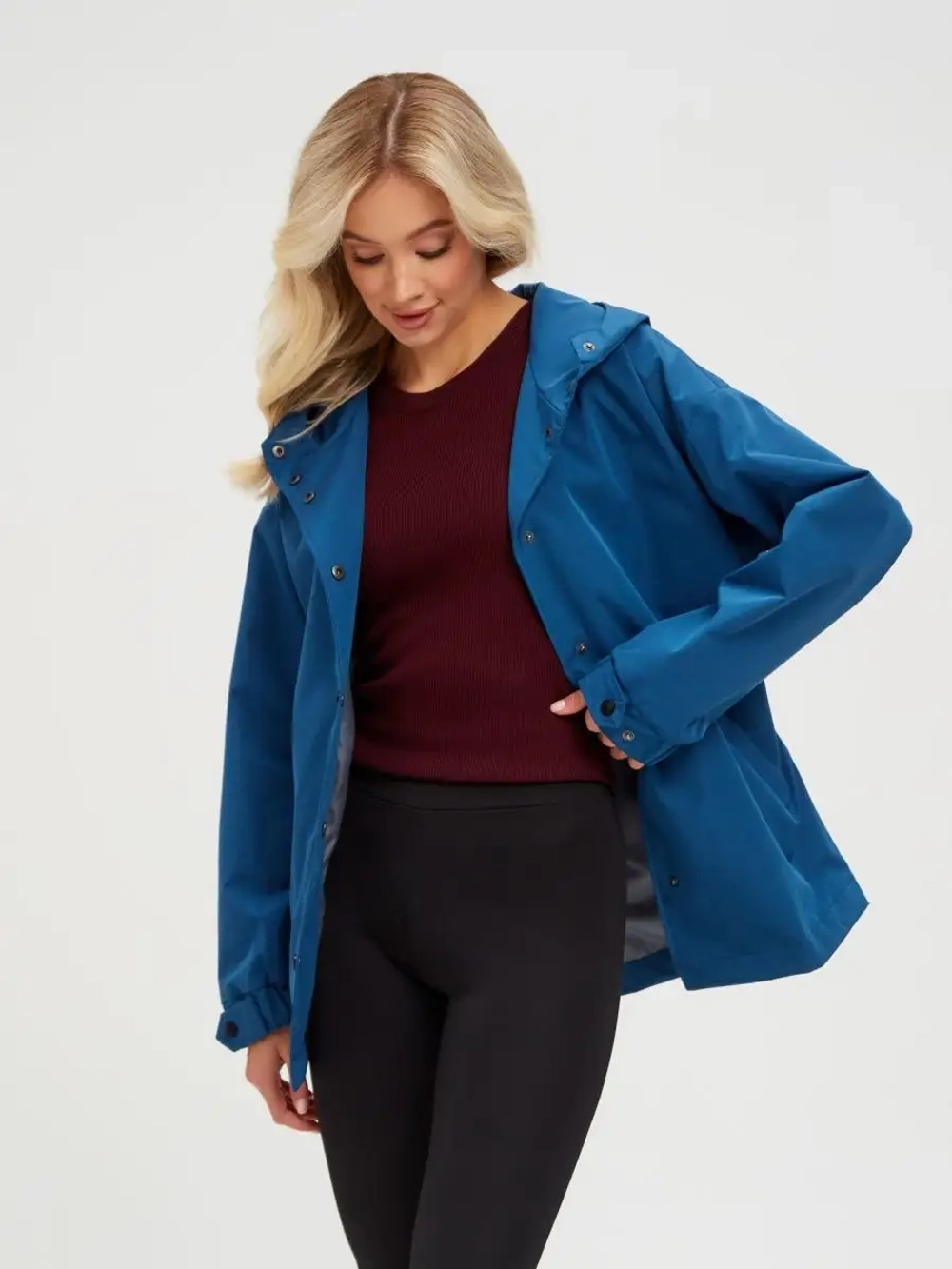 Куртка ветровка удлиненная с капюшоном весенняя