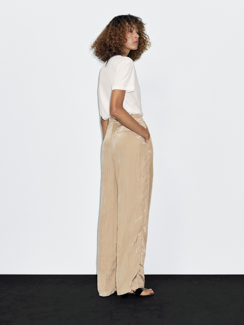 Massimo Dutti Брюки из атласа с рельефным узором, бежевый