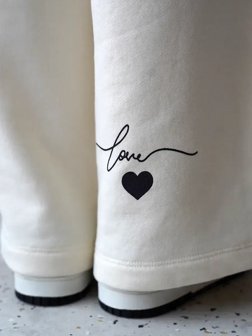 Спортивный костюм для девочки в школу