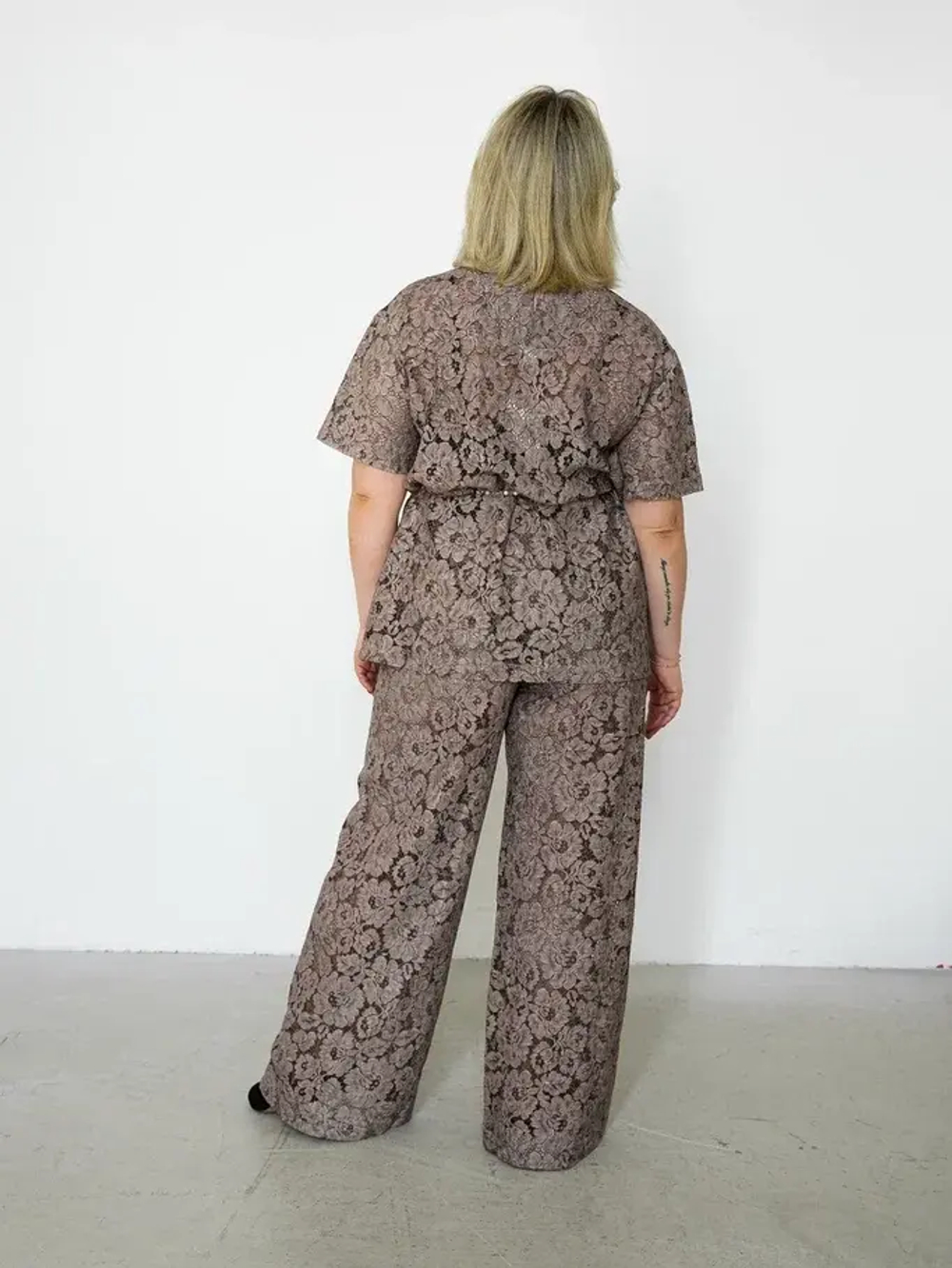 Футболка "На кружевном" капучино оверсайз