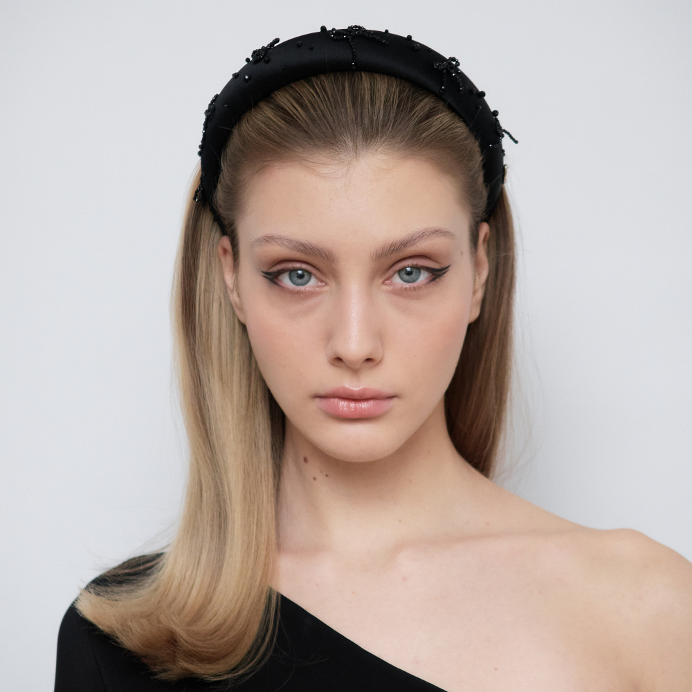 Ободок средний с бантами из бусин