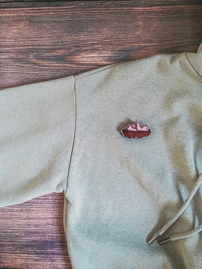 Значок деревянный (брошь) Mountain. Fire Pin