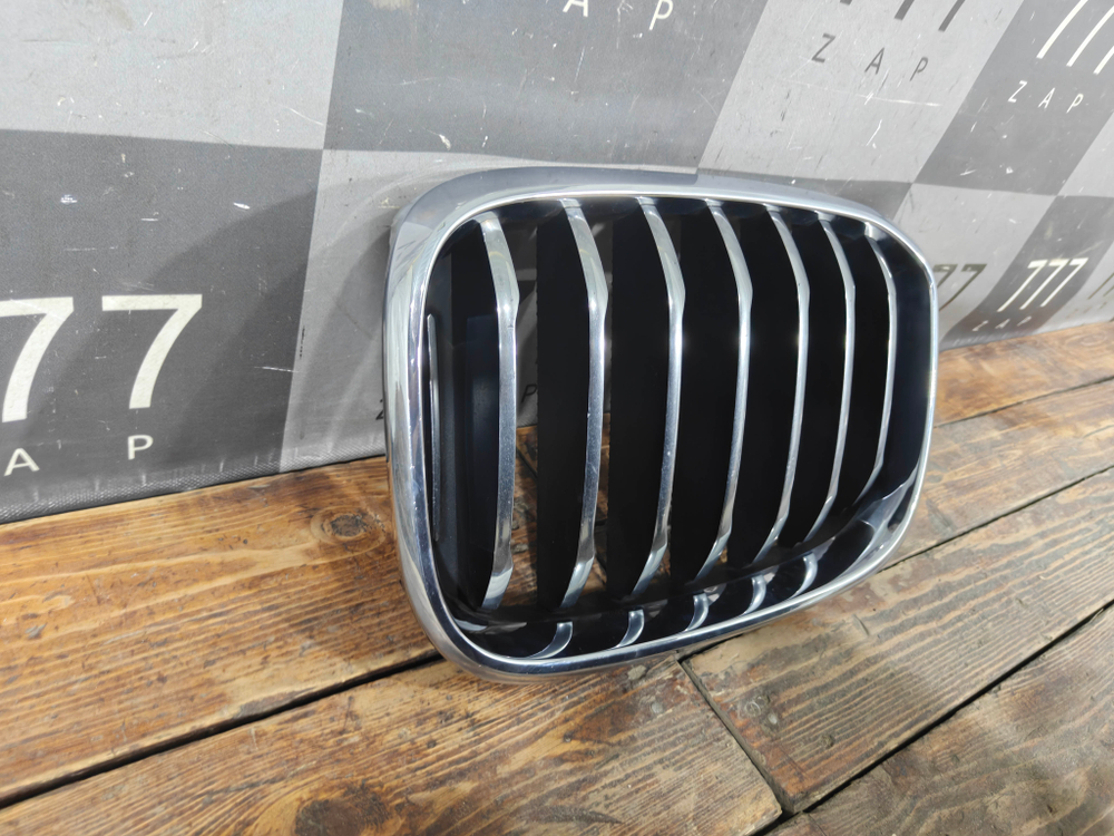 Решетка радиатора левая BMW X3 (G01), X4 (G02) 17-21 Б/У Оригинал 51137397465