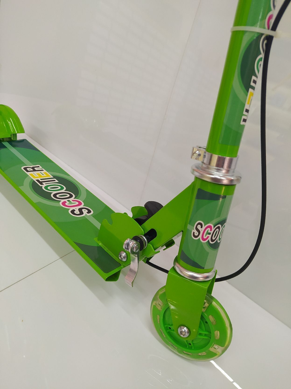 Самокат SCOOTER 3-х колесный (90мм) светящиеся, без амортизатора до 25кг, зеленый