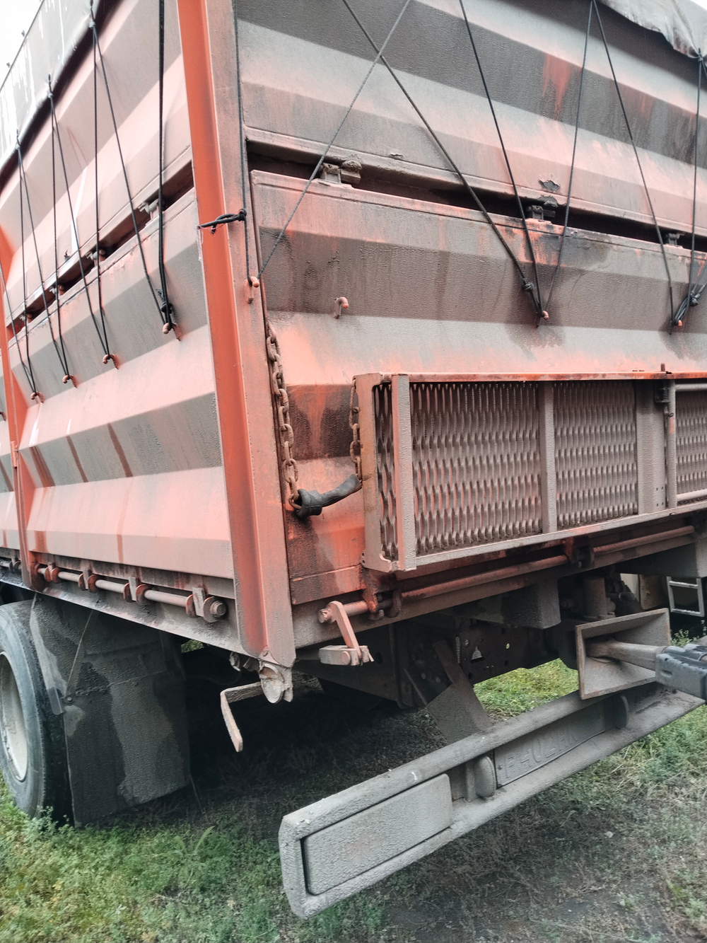КамАЗ 65115 6x4 Зерновоз 552919 (Дизельный, 11,8 л, 300 л.с., МТ)