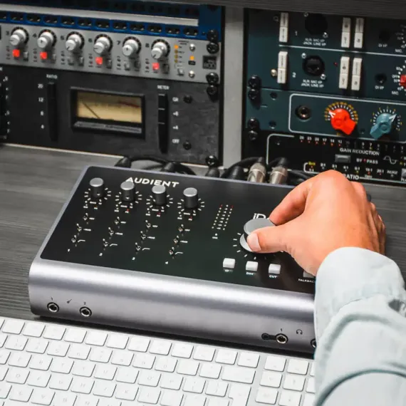 Audient ID44 MKII