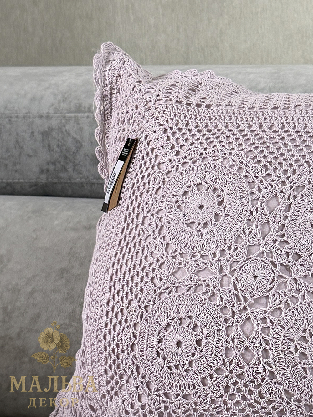 Подушка декоративная "Кружево" розовая 45x45x10см от J-LINE