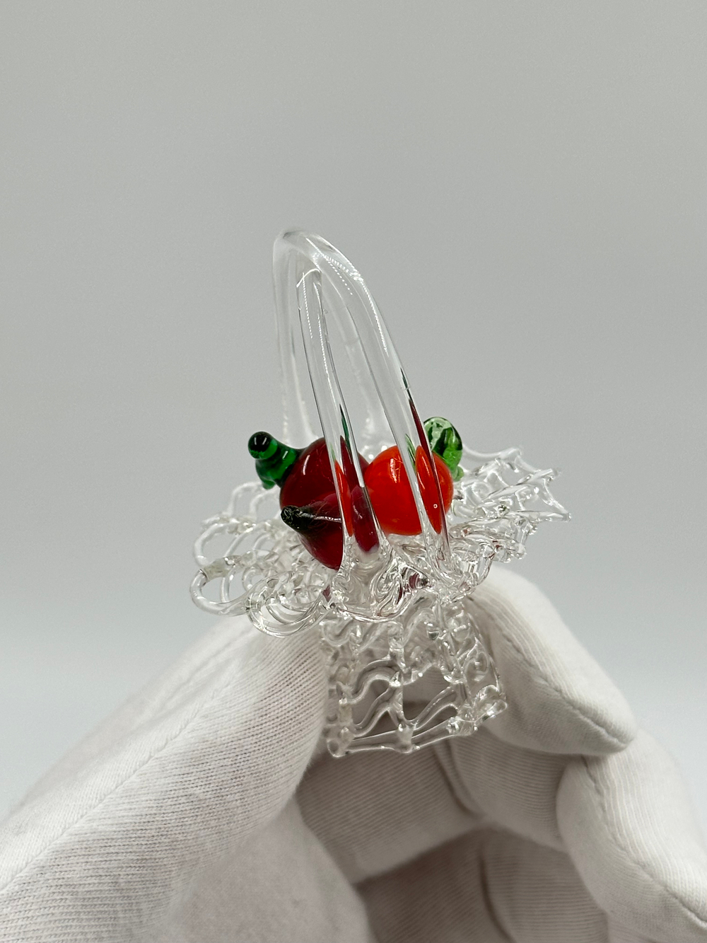 Миниатюрная декоративная корзина из стекла