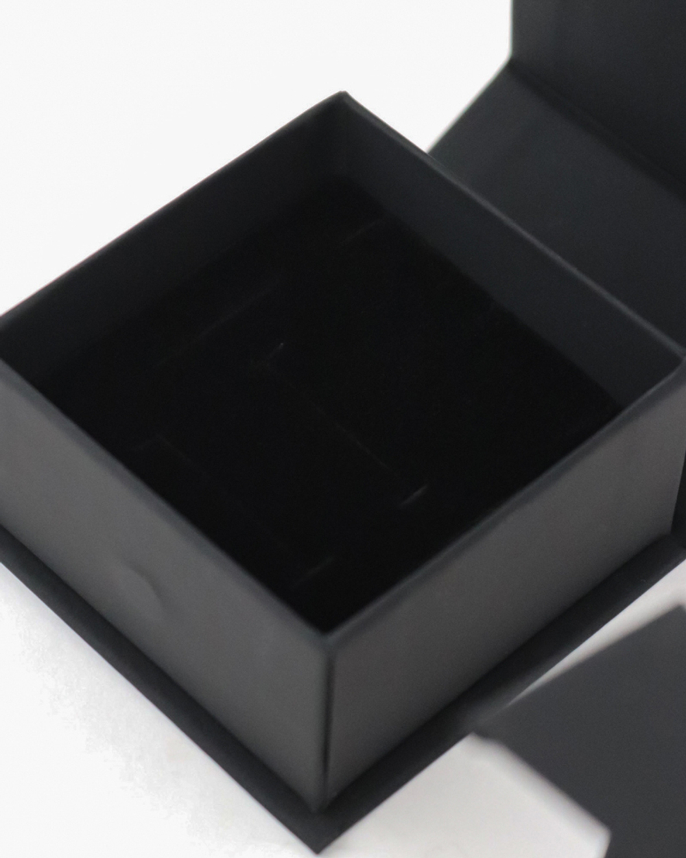 Картонный футляр «Марк» с флокированным ложементом