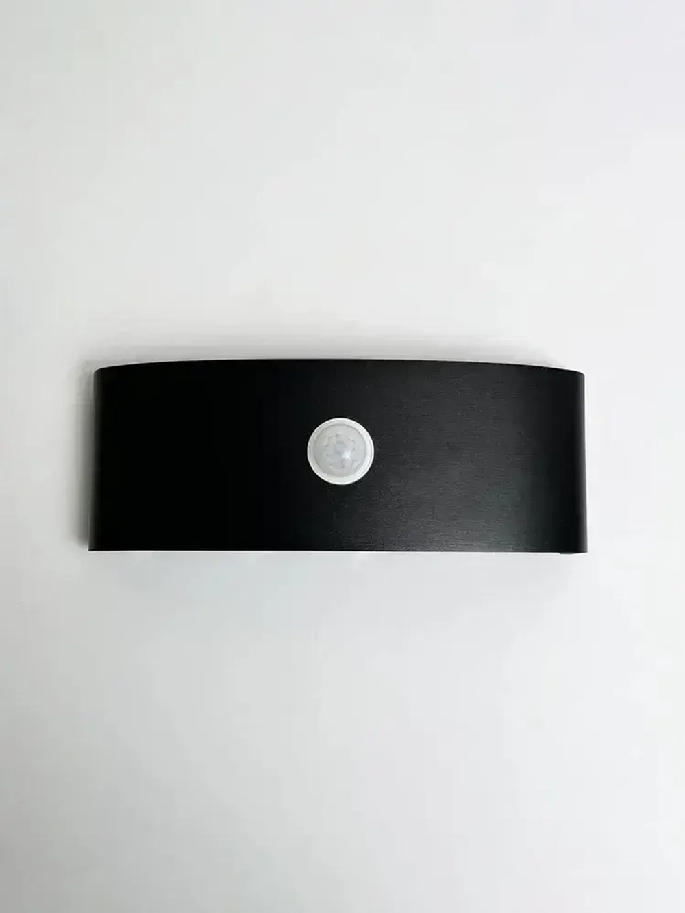 Светильник бра настенный светодиодный уличный с датчиком движения и датчиком освещенности 220в OutFrame 3000K, 8Вт, черный