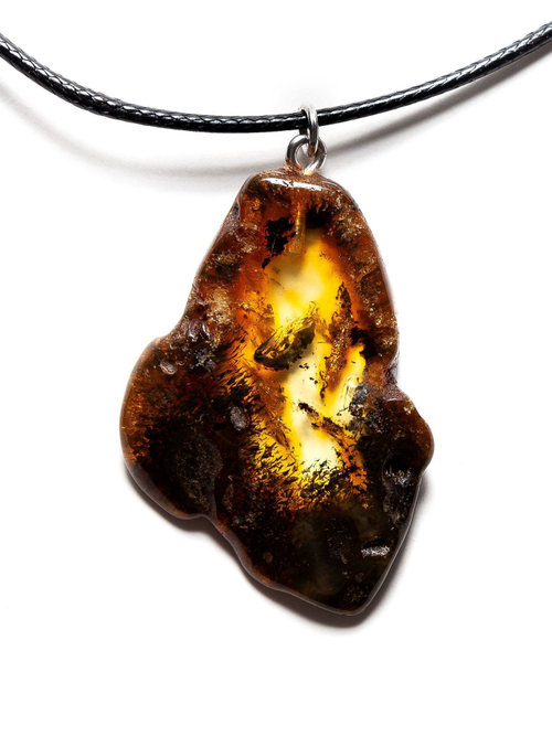 Кулон из янтаря натурального на кожаном шнурке (55 см), длина кулона 3 см