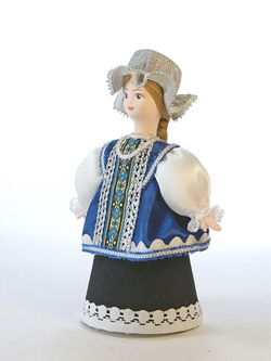 Фарфоровая кукла коллекционная в девичьем костюме Олонецкой губернии