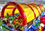 Надувной батут "Зверята с крышей 3" со скалодромом, 11*7*6 м