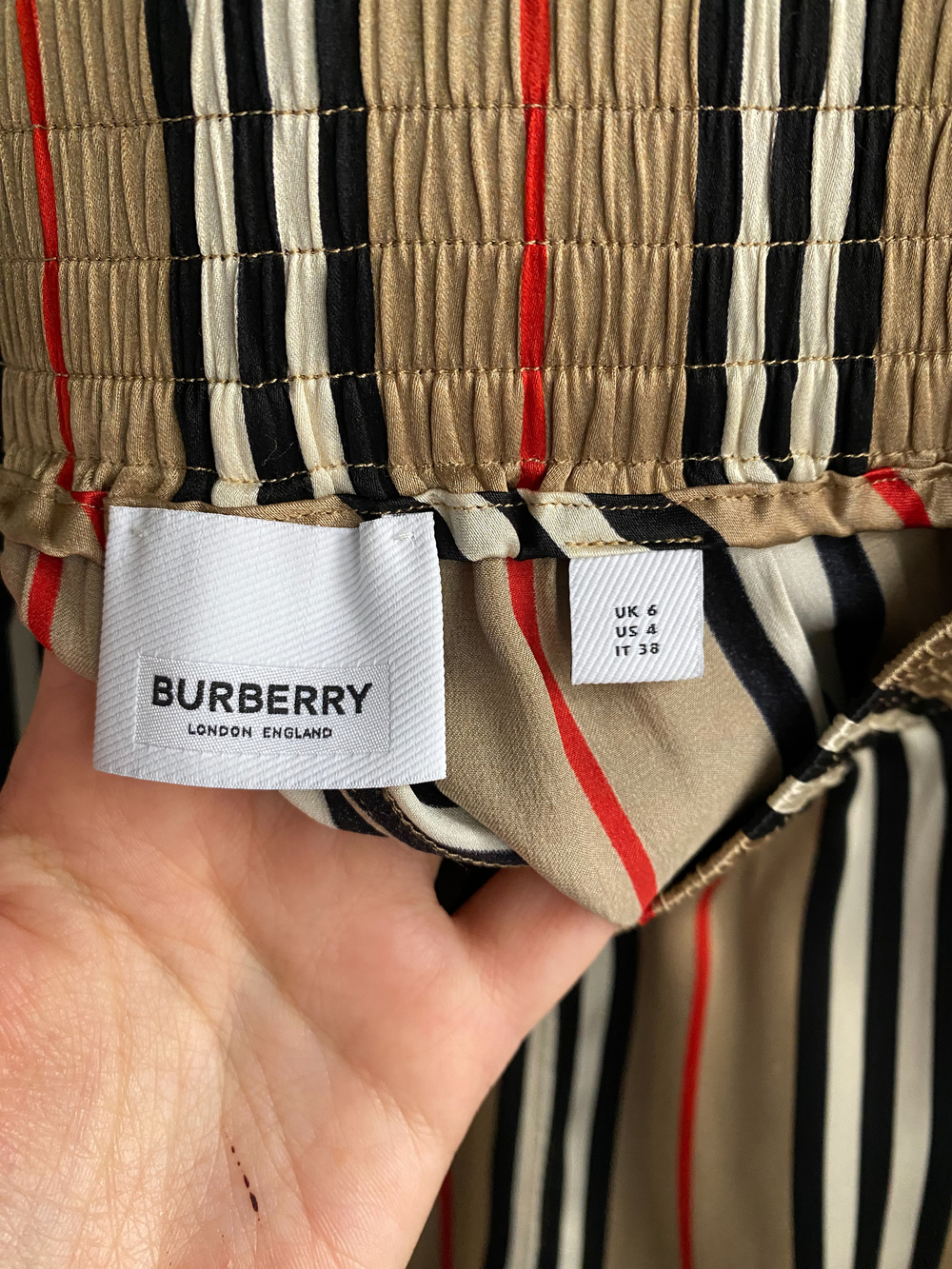 Шелковые шорты Burberry, S