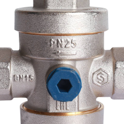 Редуктор давления, компенсационного действия   1/2"