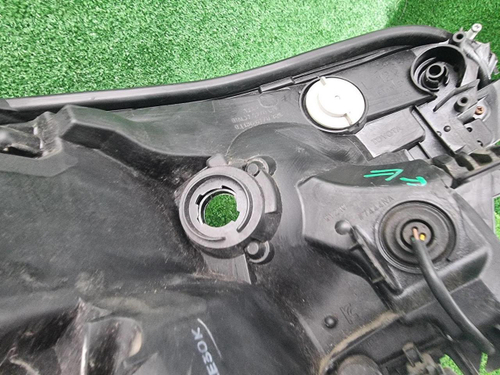 Фара левая Toyota Rav 4 CA40 (2015-2019) LED